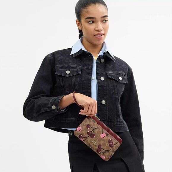 ❤️ Coach Double Zip Wallet In Signature Canvas With Cherry Print - Picture 4 of 9